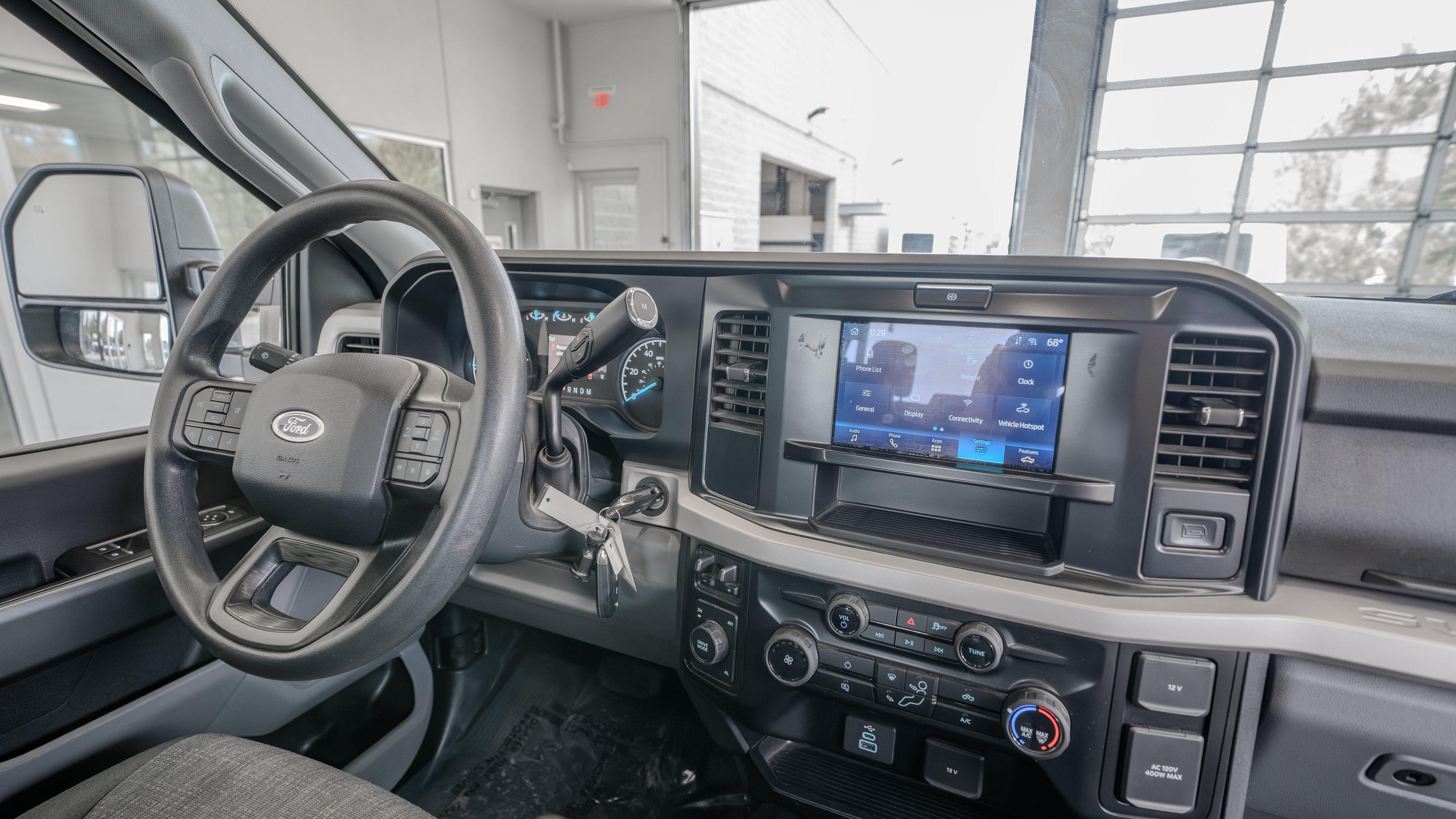 Used 2025 Ford F250 XLT AWD/4WD image 19