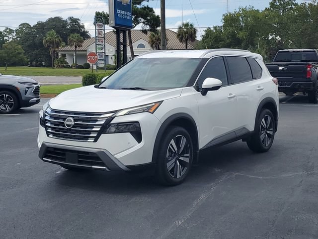 Used 2024 Nissan Rogue SL FWD image 3