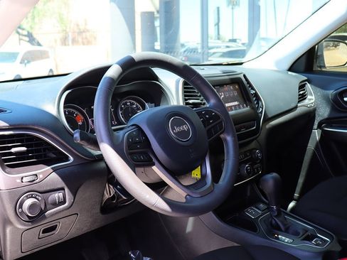 Used 2020 Jeep Cherokee Latitude FWD image 39