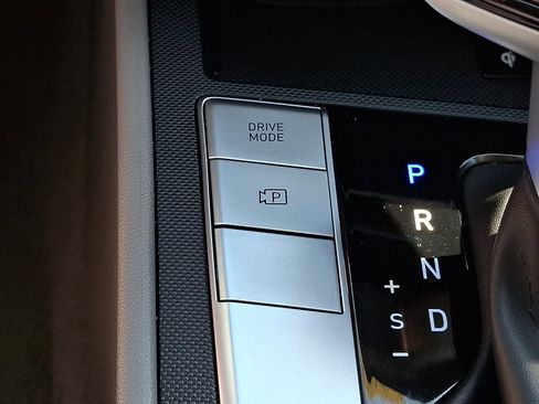 Certified 2025 Hyundai Elantra Sport image 24