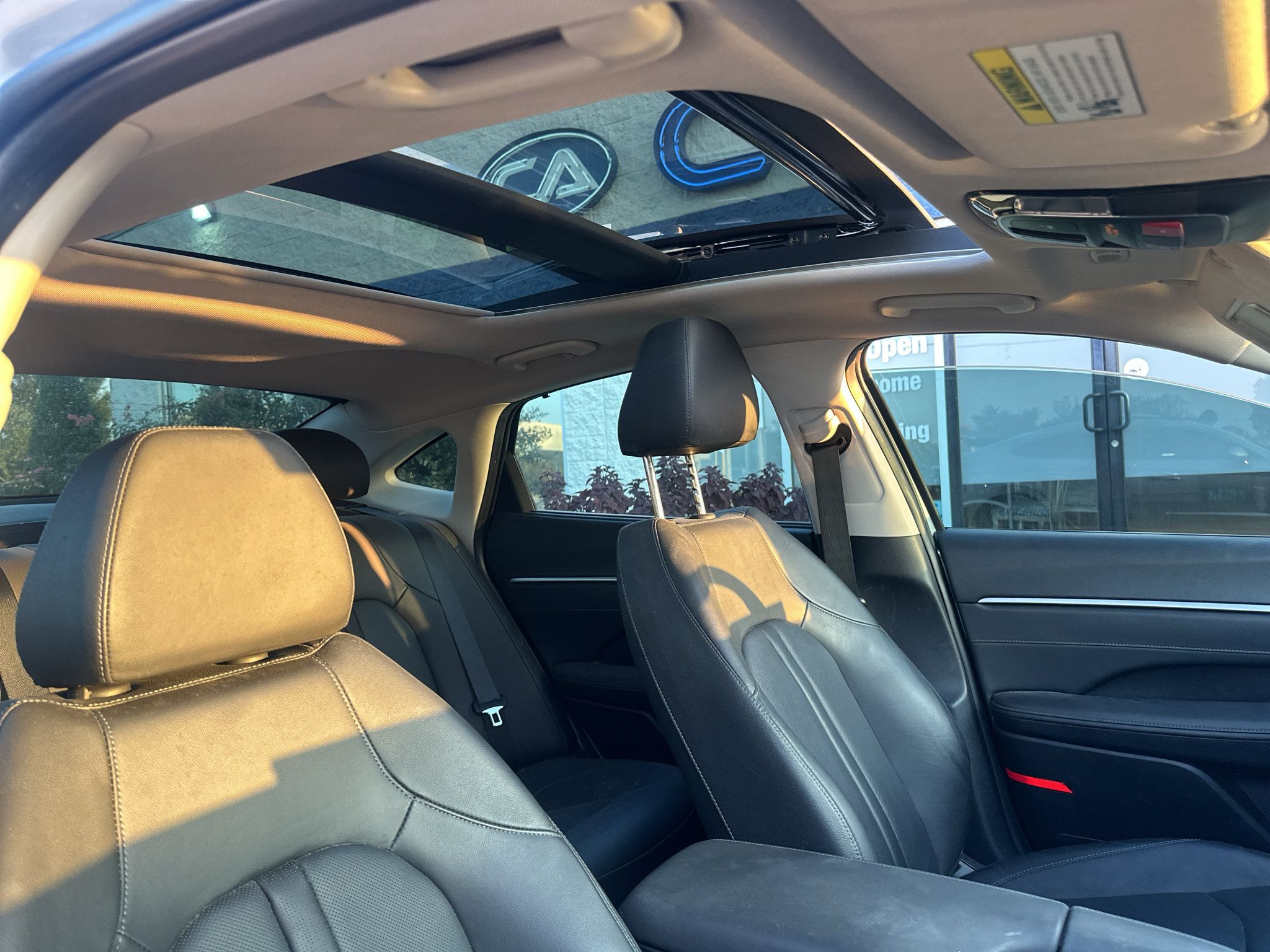 Used 2025 Hyundai Sonata Limited FWD image 12