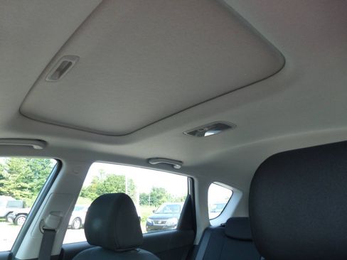 Used 2010 Hyundai Elantra SE FWD image 24
