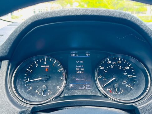 Used 2019 Nissan Rogue Sport S FWD image 28