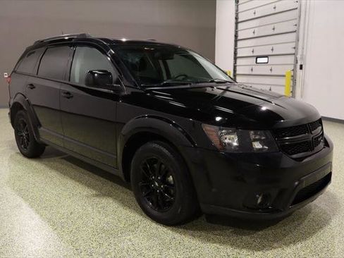 Used 2019 Dodge Journey SE w/ Blacktop Package image 1