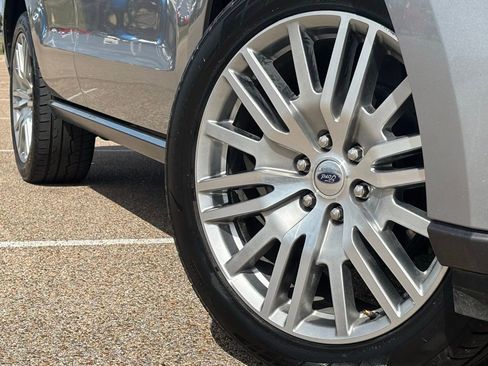 Used 2024 Ford Expedition Limited image 2