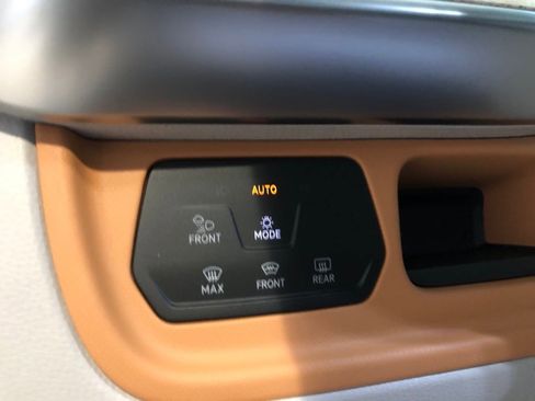 New 2025 Volkswagen ID. Buzz Pro S Plus image 14