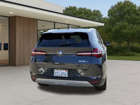 Used 2025 BMW X3 xDrive30i w/ Premium Package image 9