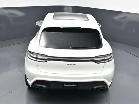 Certified 2025 Porsche Macan AWD/4WD image 16