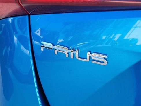 Used 2022 Toyota Prius L Eco image 7