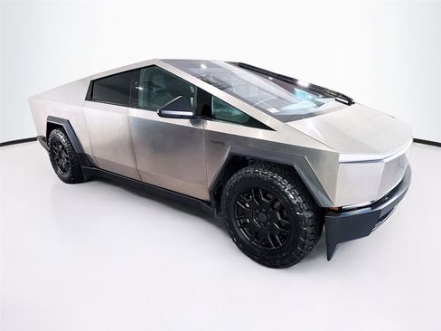 Used 2024 Tesla Cybertruck AWD Crew Cab image 34