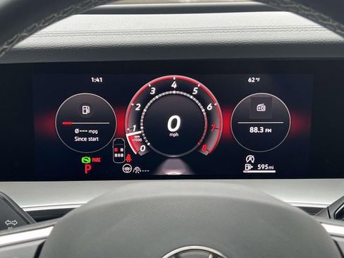 New 2026 Volkswagen Tiguan SE image 17