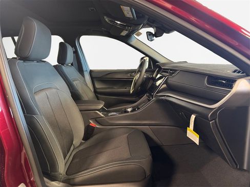 New 2025 Jeep Grand Cherokee 4WD image 26