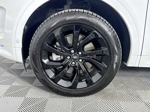 Used 2025 Land Rover Discovery Sport S image 29