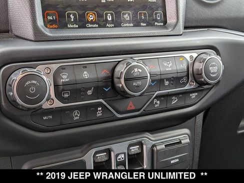 Used 2019 Jeep Wrangler Unlimited Sahara image 22