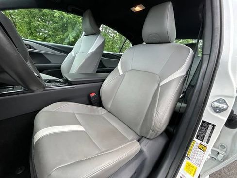 Used 2025 Toyota Camry SE AWD/4WD image 28