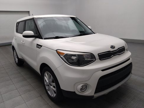Used 2019 Kia Soul + FWD image 13