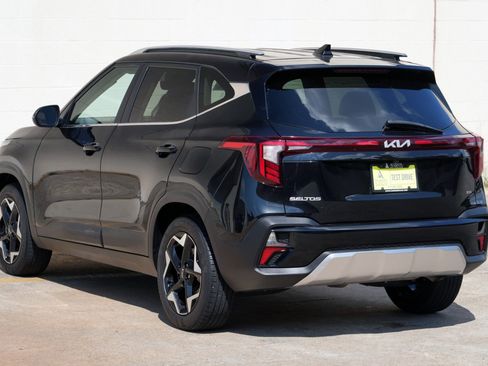 Used 2024 Kia Seltos EX AWD/4WD image 48