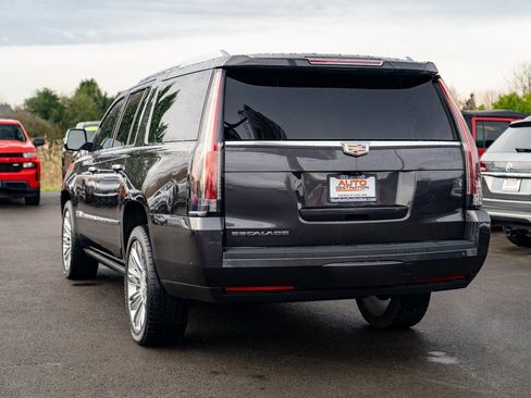 Used 2017 Cadillac Escalade ESV Platinum image 9