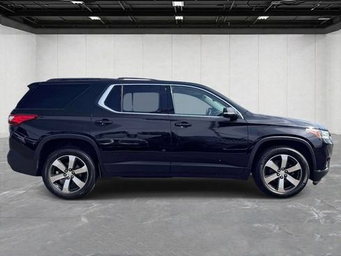 Used 2020 Chevrolet Traverse LT w/ LT Premium Package AWD/4WD image 4