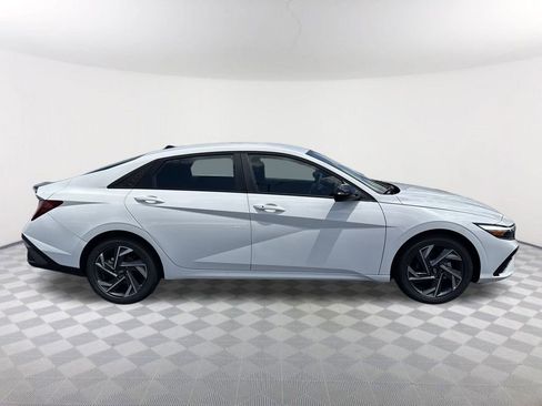 New 2025 Hyundai Elantra Sport image 4