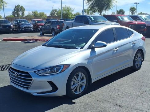 Used 2017 Hyundai Elantra SE image 8