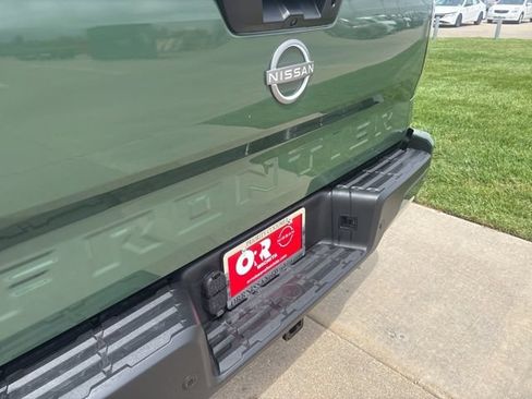 Used 2025 Nissan Frontier SV w/ SV Convenience Package RWD image 8
