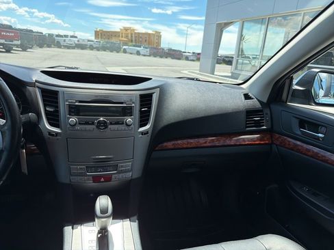 Used 2011 Subaru Outback 2.5i Limited AWD/4WD image 33