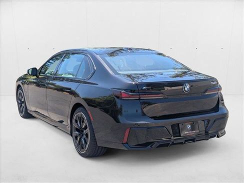 New 2025 BMW 750e xDrive w/ Premium Package image 8