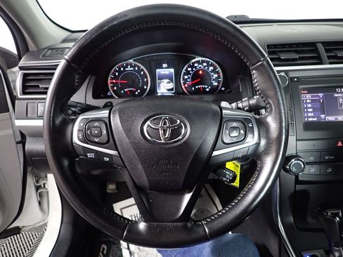 Used 2016 Toyota Camry SE image 22