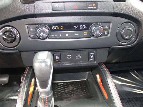 Used 2023 Nissan Frontier PRO-4X w/ Pro Convenience Package image 27