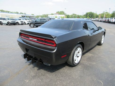 Used 2011 Dodge Challenger RWD image 4
