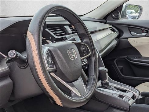 Used 2018 Honda Civic EX image 9