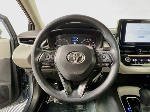Used 2025 Toyota Corolla LE FWD image 18