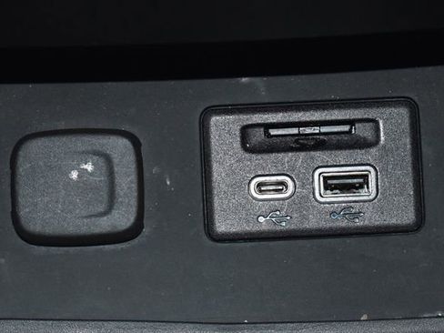 Used 2023 GMC Acadia SLT image 20