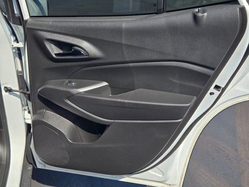 Certified 2026 Chevrolet Trax LT FWD image 9