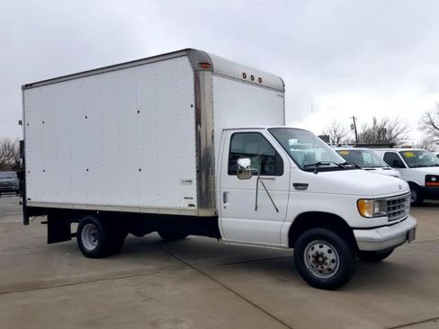 Used 1996 Ford E-350 and Econoline 350 image 5