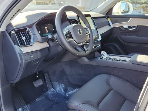 New 2026 Volvo XC90 B5 Plus w/ Protection Package image 6