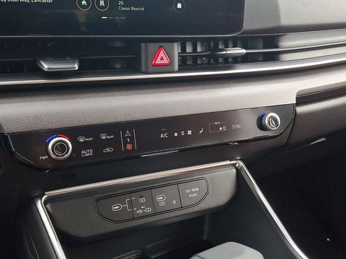 New 2026 Kia Carnival EX FWD image 14