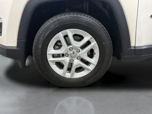Used 2018 Jeep Compass Sport w/ Tech Group FWD image 28