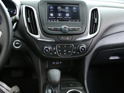 Used 2023 Chevrolet Equinox LT FWD image 19