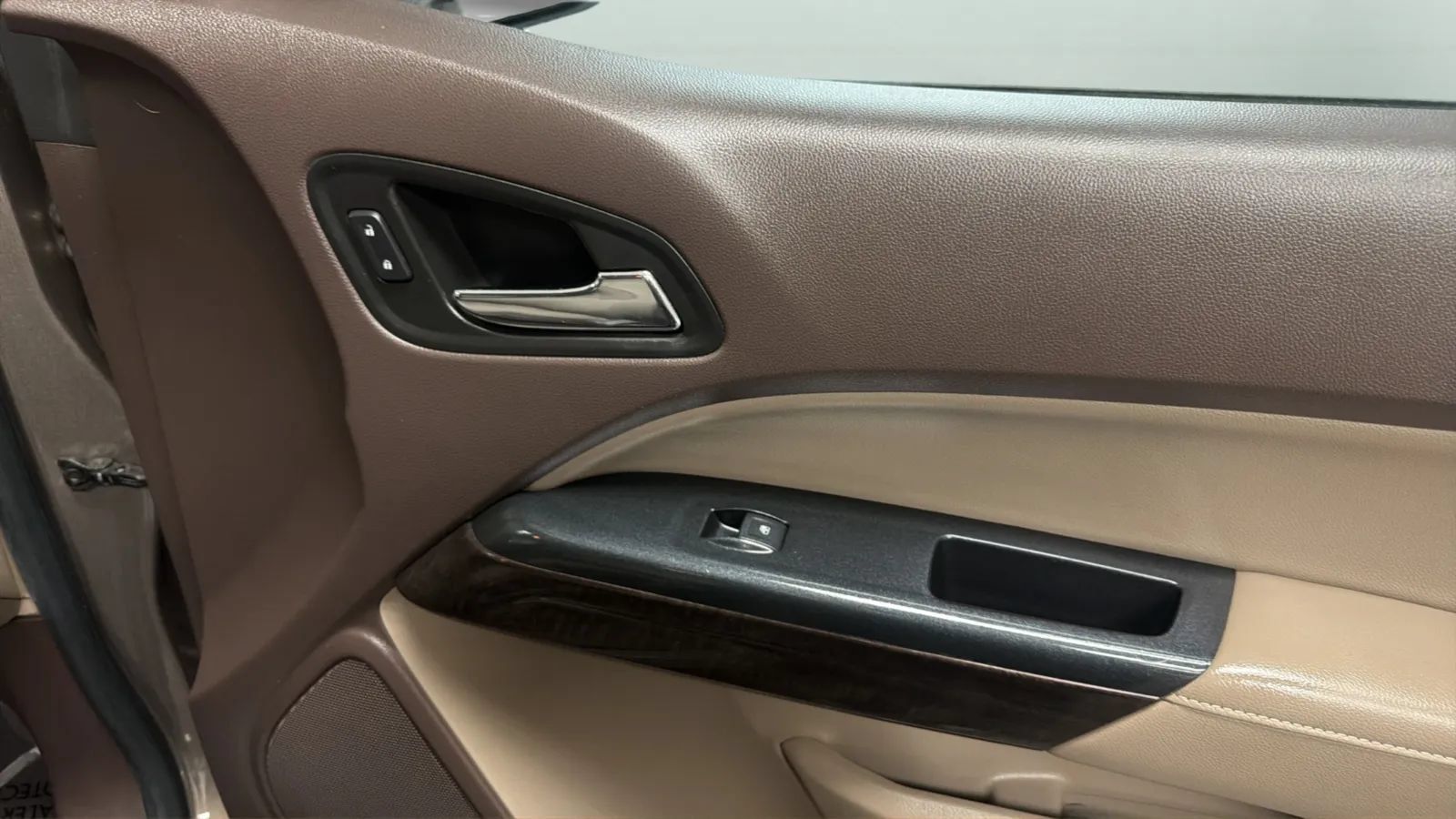 Used 2016 GMC Canyon SLE AWD/4WD image 17
