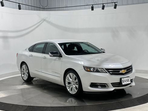 Used 2017 Chevrolet Impala Premier w/ Enhanced Convenience Package image 39