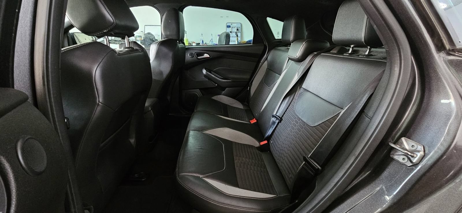 Used 2017 Ford Focus ST w/ Equipment Group 401A FWD image 17