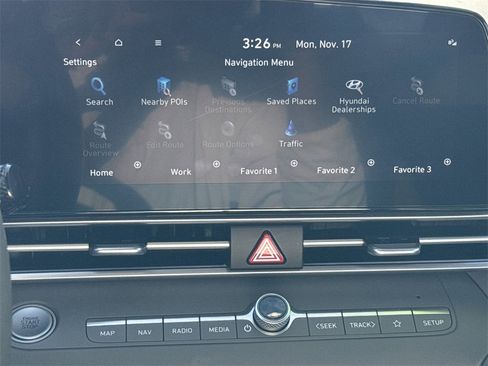 Used 2024 Hyundai Elantra SEL w/ Convenience Package image 30