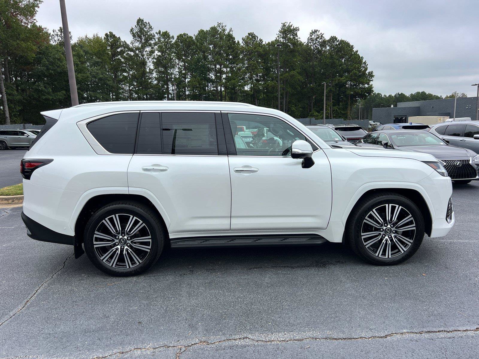 New 2026 Lexus LX 700h Luxury AWD/4WD image 4