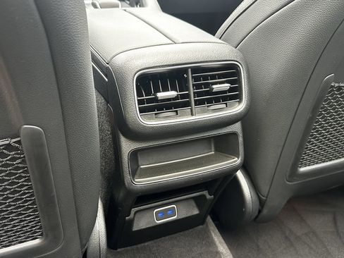 Used 2024 Mercedes-Benz GLE 450e 4MATIC image 26