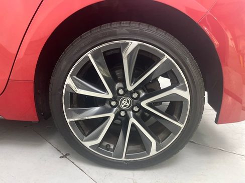 Used 2020 Toyota Corolla XSE image 14