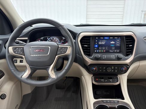 Used 2023 GMC Acadia Denali w/ Denali Technology Package image 19