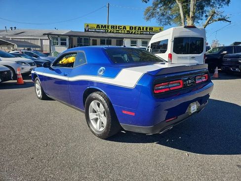Used 2019 Dodge Challenger SXT RWD image 11
