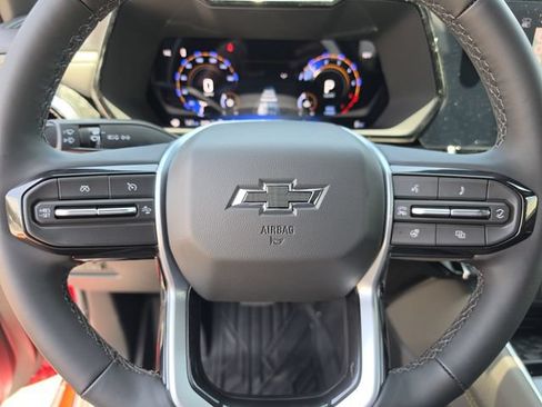 New 2026 Chevrolet Colorado ZR2 w/ Technology Package AWD/4WD image 35